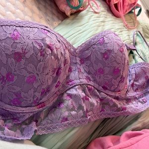 Victoria's Secret Pink Size 38B Wireless Push Up Bra W/ Lace Detailing